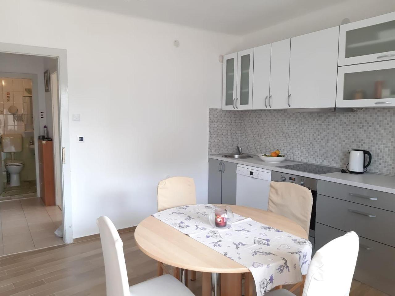 Nina, Apartment In City Centre Split Luaran gambar
